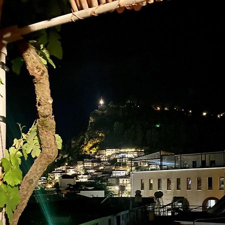 Flat In Berat'S Center Leilighet Eksteriør bilde