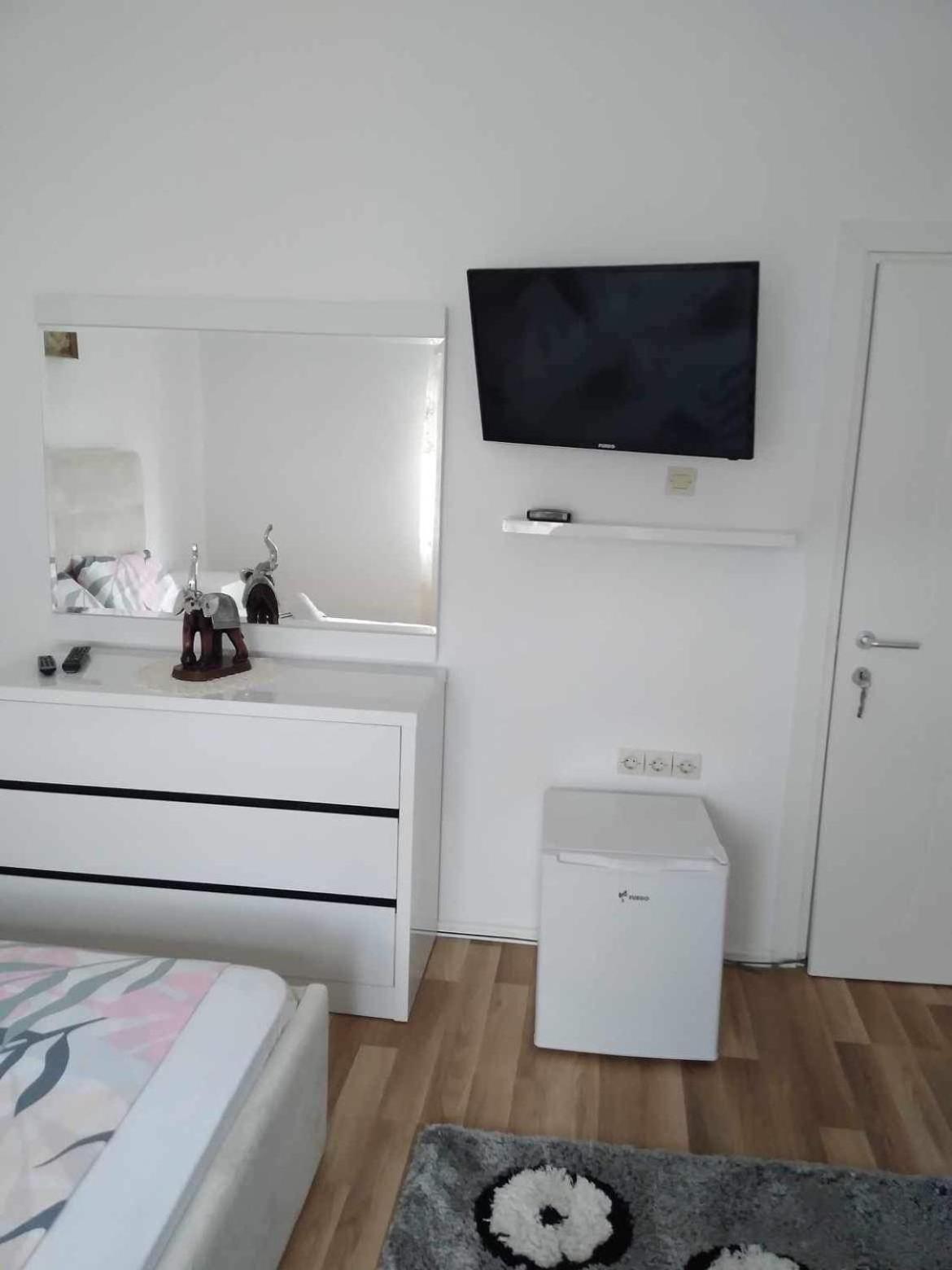 Flat In Berat'S Center Leilighet Eksteriør bilde