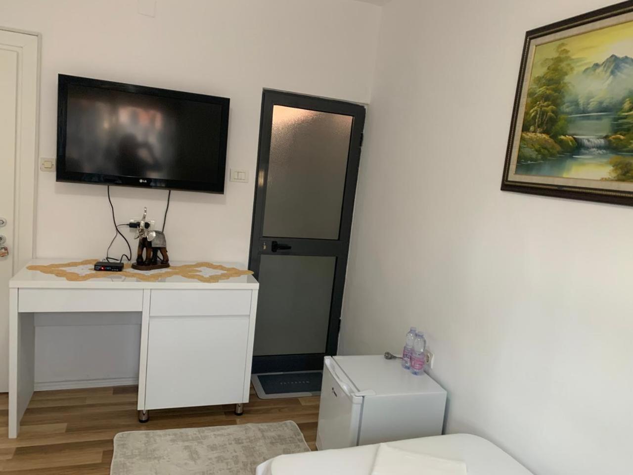 Flat In Berat'S Center Leilighet Eksteriør bilde