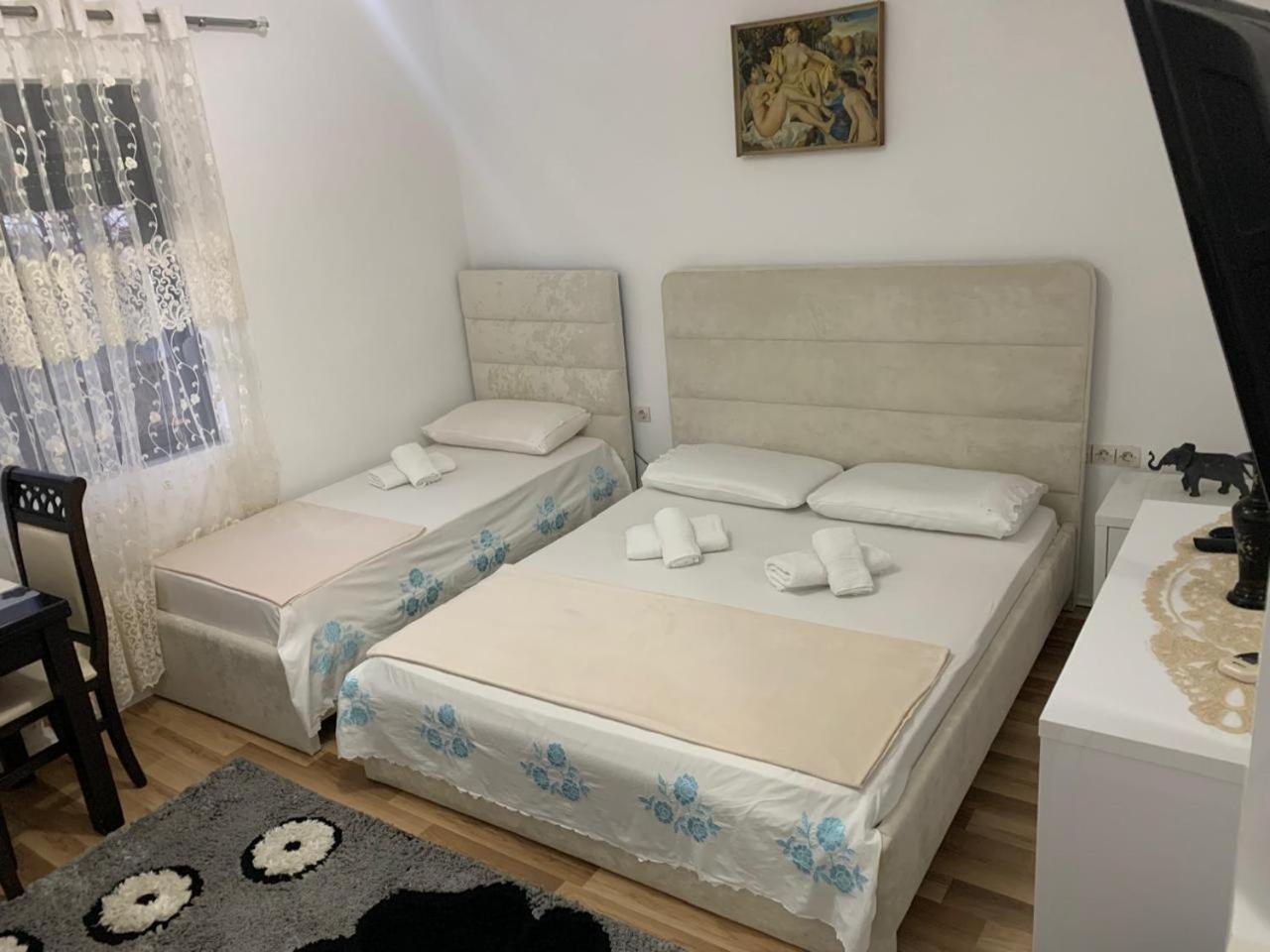 Flat In Berat'S Center Leilighet Eksteriør bilde