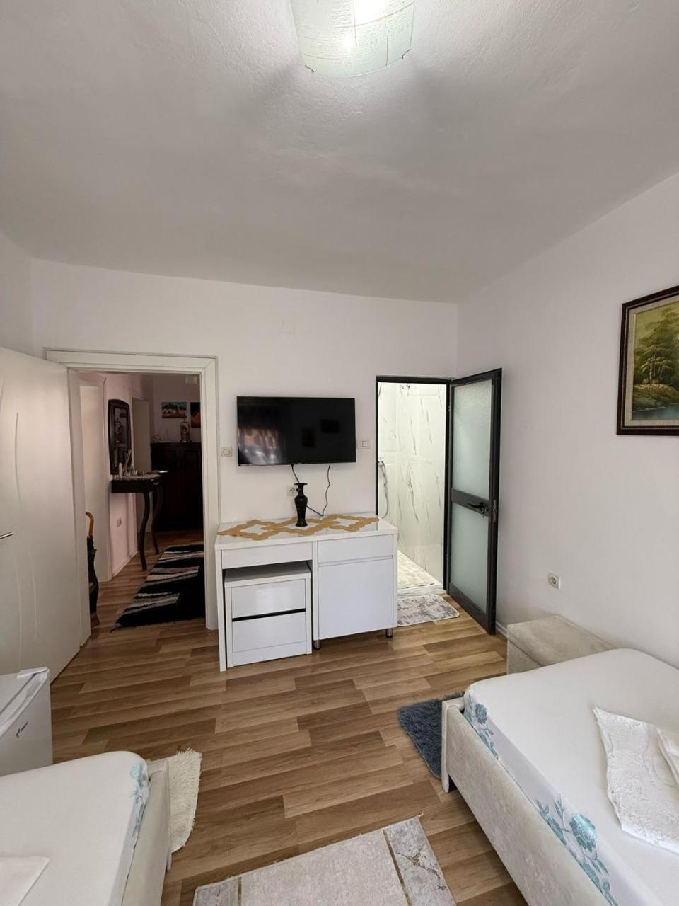 Flat In Berat'S Center Leilighet Eksteriør bilde