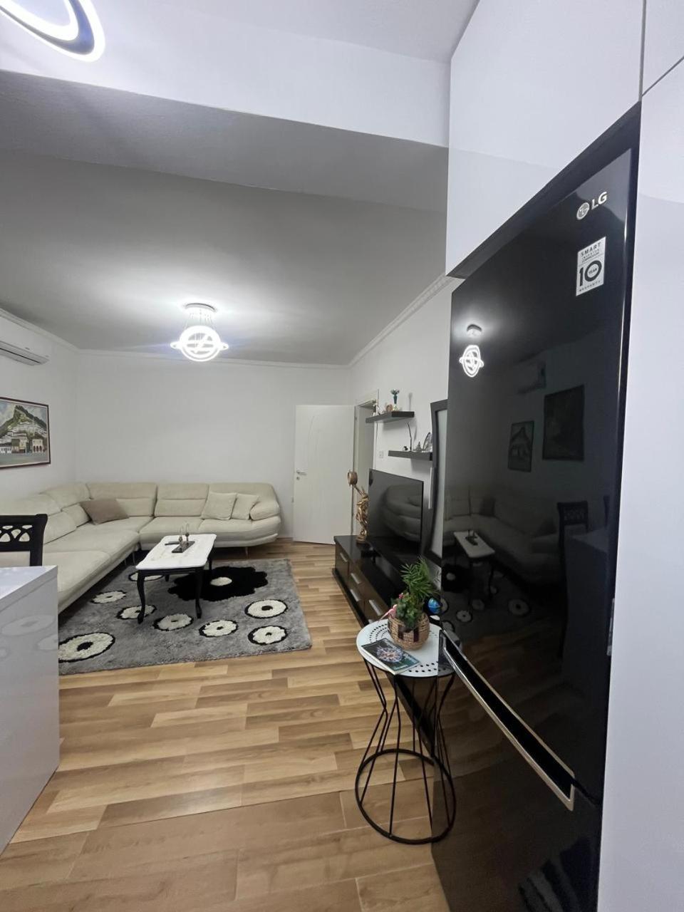 Flat In Berat'S Center Leilighet Eksteriør bilde
