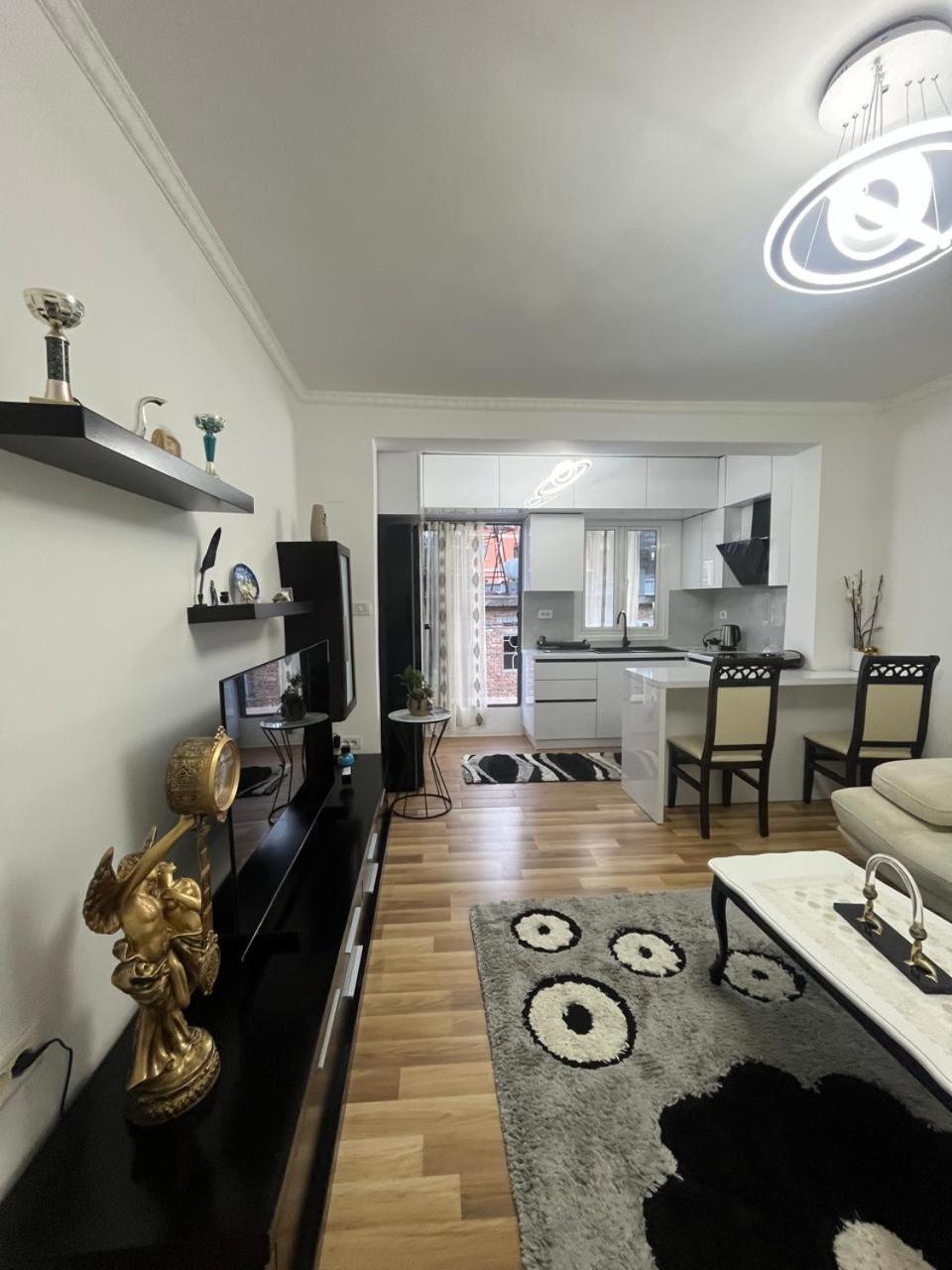 Flat In Berat'S Center Leilighet Eksteriør bilde